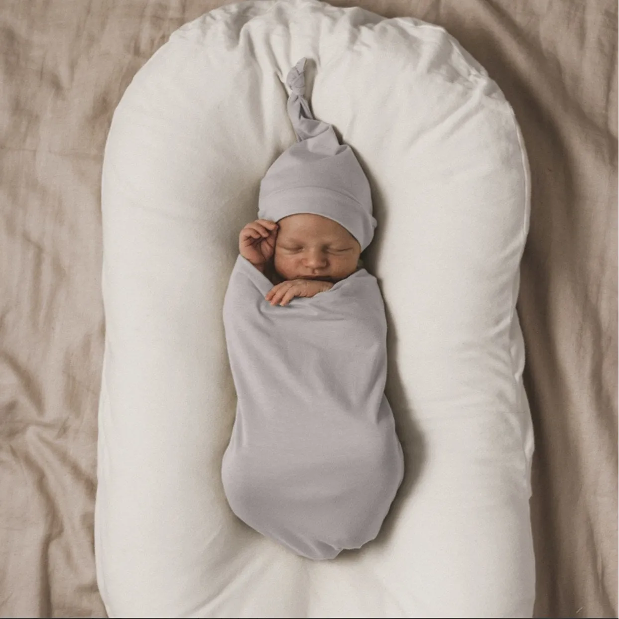 Alaska Snuggle Swaddle & Beanie Set