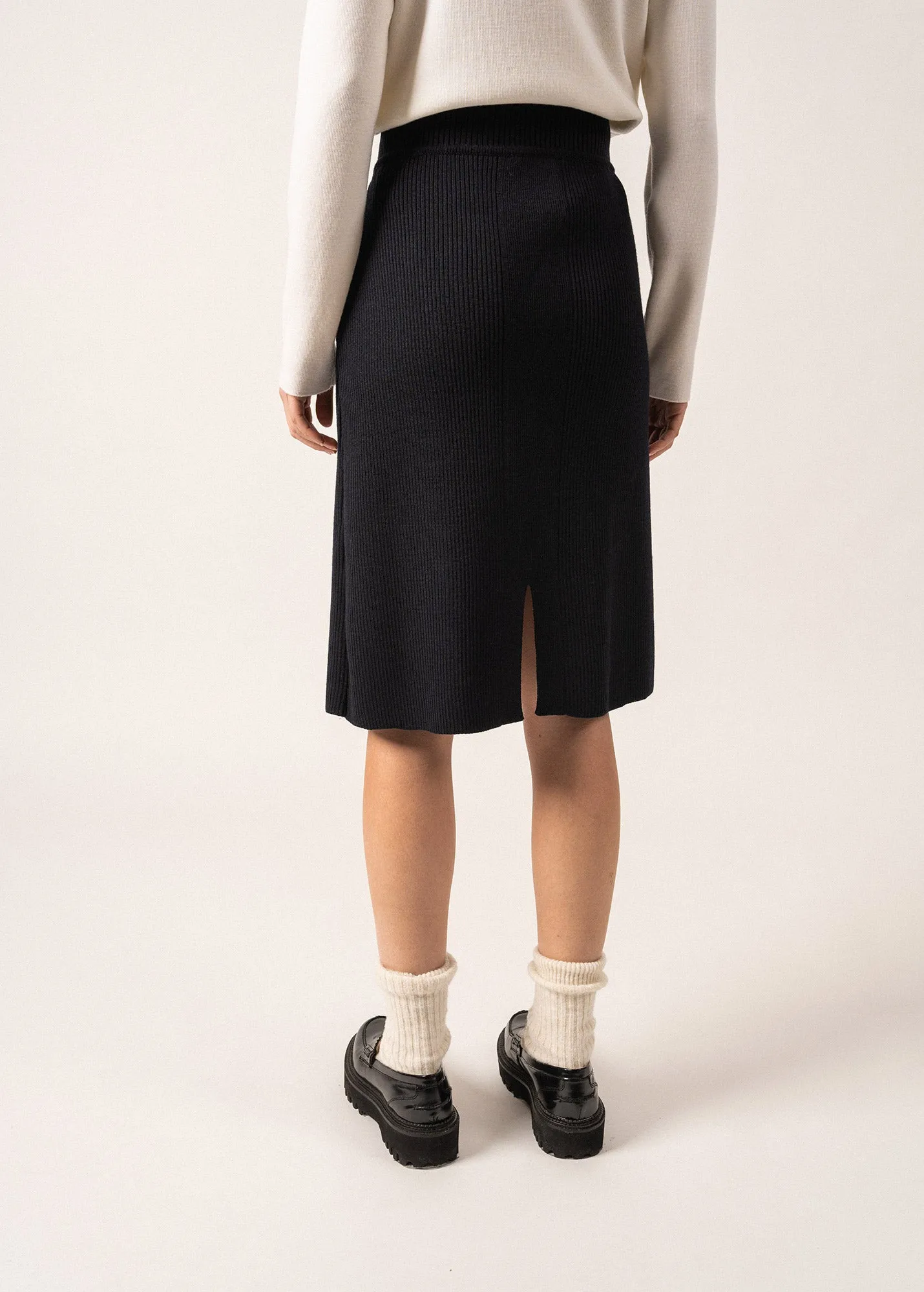 ARTIGUES - Wool Skirt with Pockets and Back Slit (NAVY)