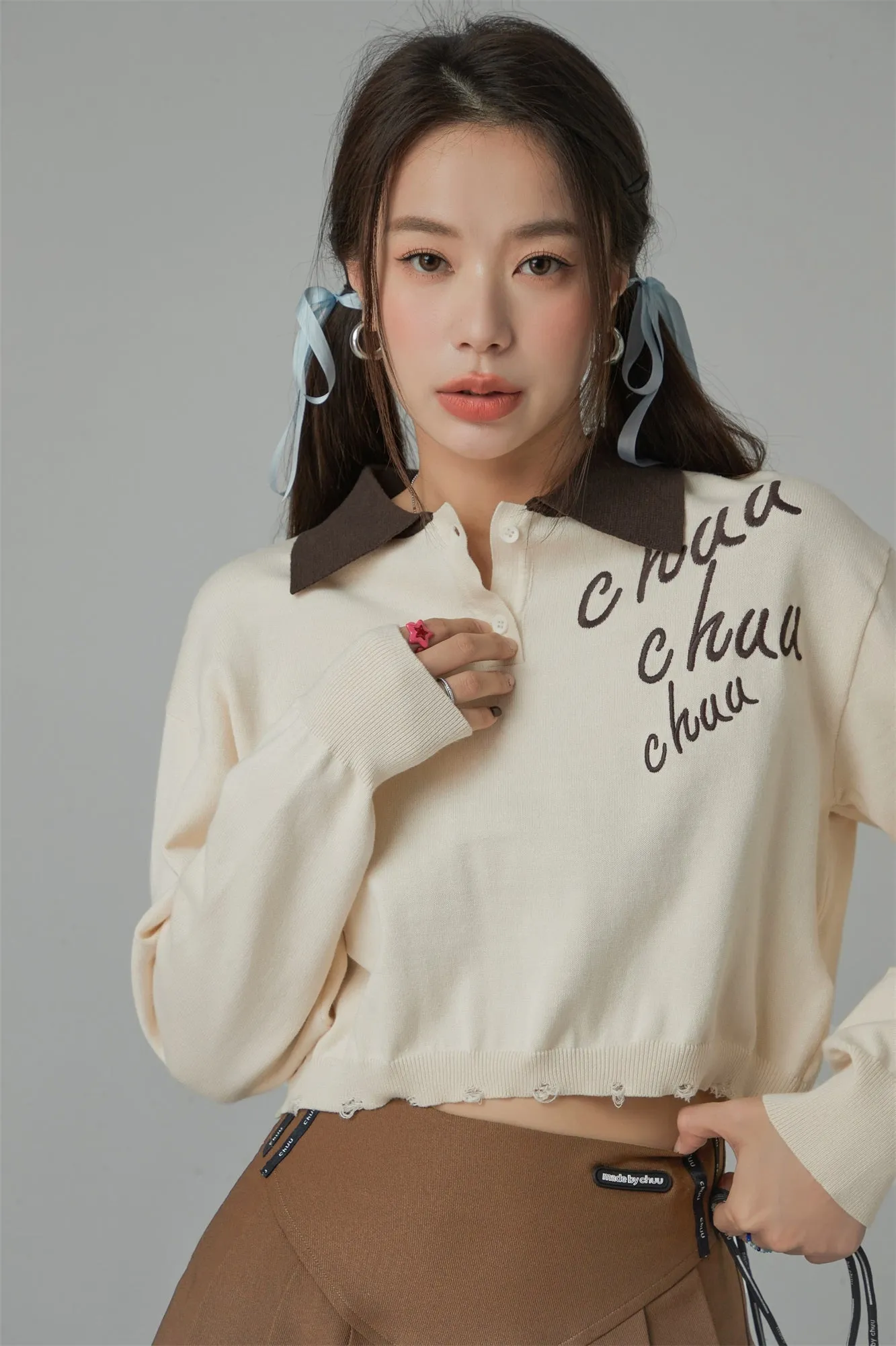 Chuu Lettering Color Cropped Knit Sweater