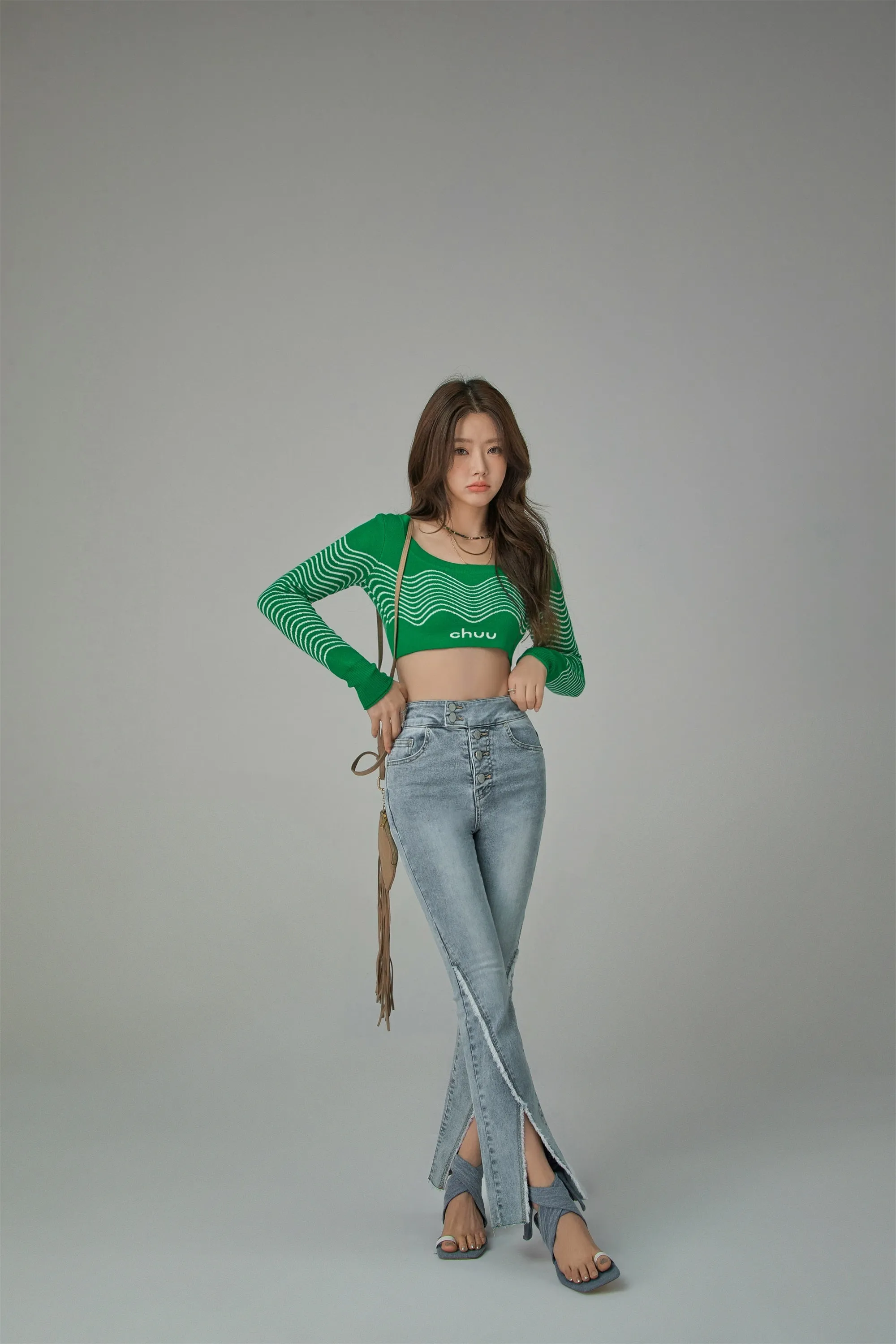 Chuu Wavy Pattern Crop Knit Sweater