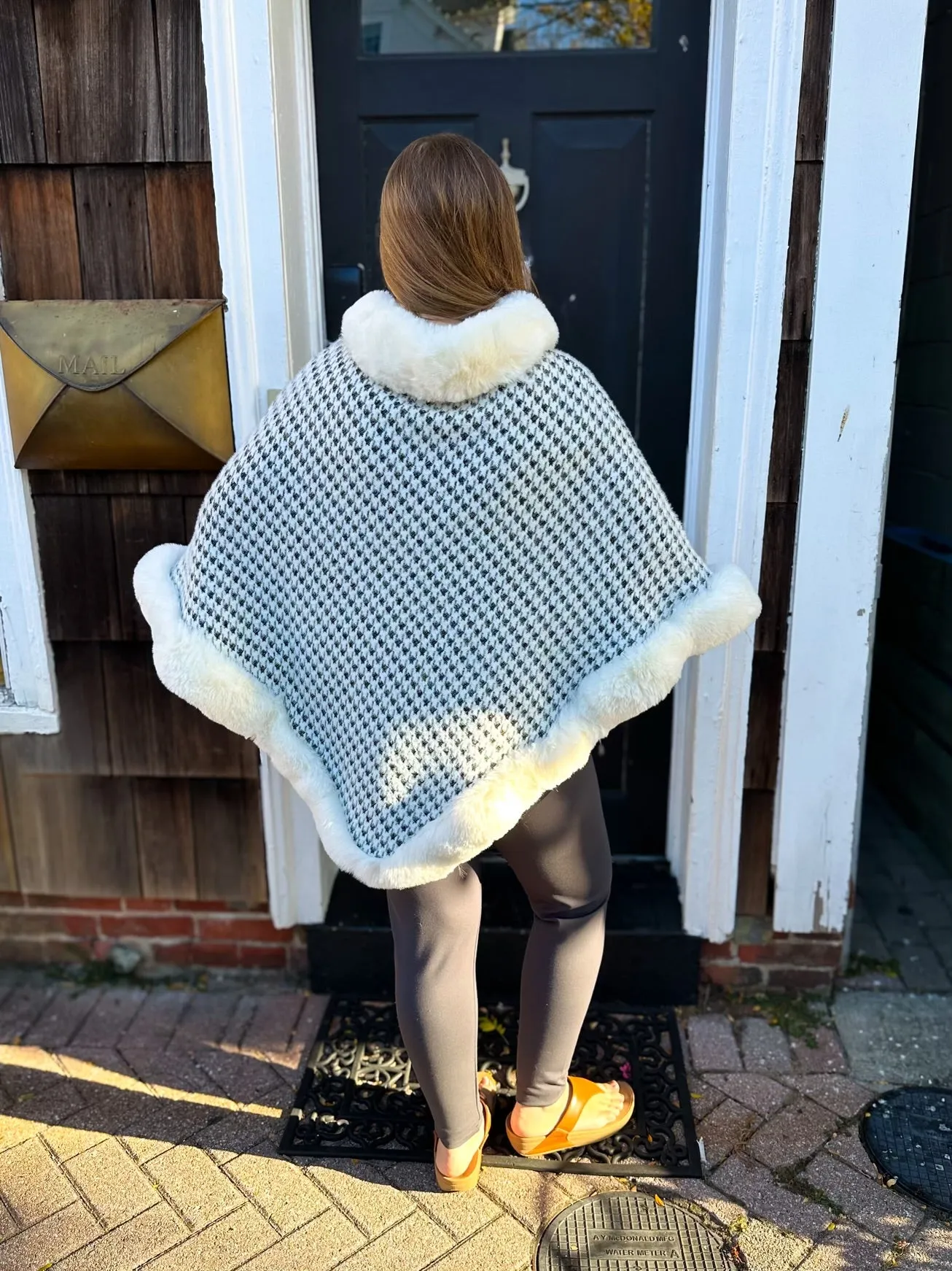 Cream Houndstooth Poncho