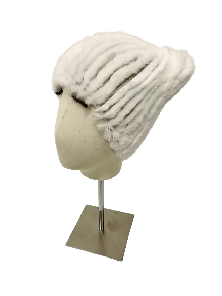 KNITTED MINK BEANIE WHITE