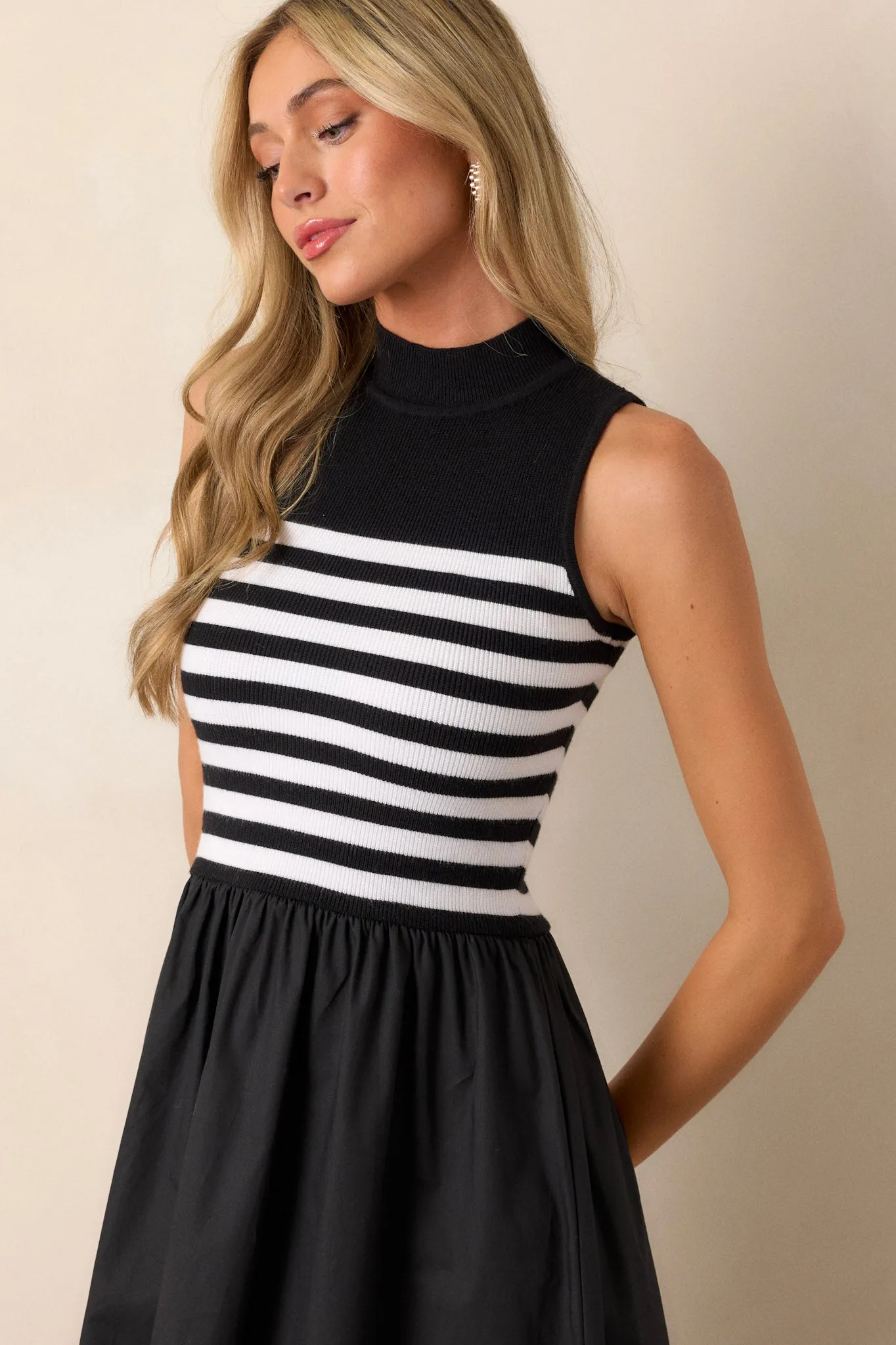 Timeless Treasures Black Sleeveless Striped Maxi Dress